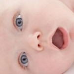 отклонение в глазах у новорожденных детей фото
