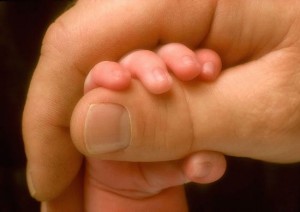 пальцы рук ребенка в 1 год